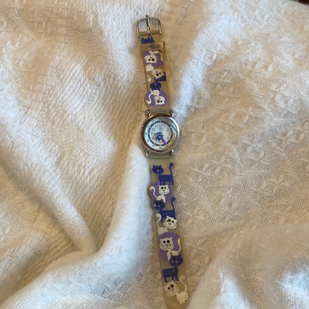 FG Quartz Cat blue, white lavender watch Second hand cat moves Needs battery